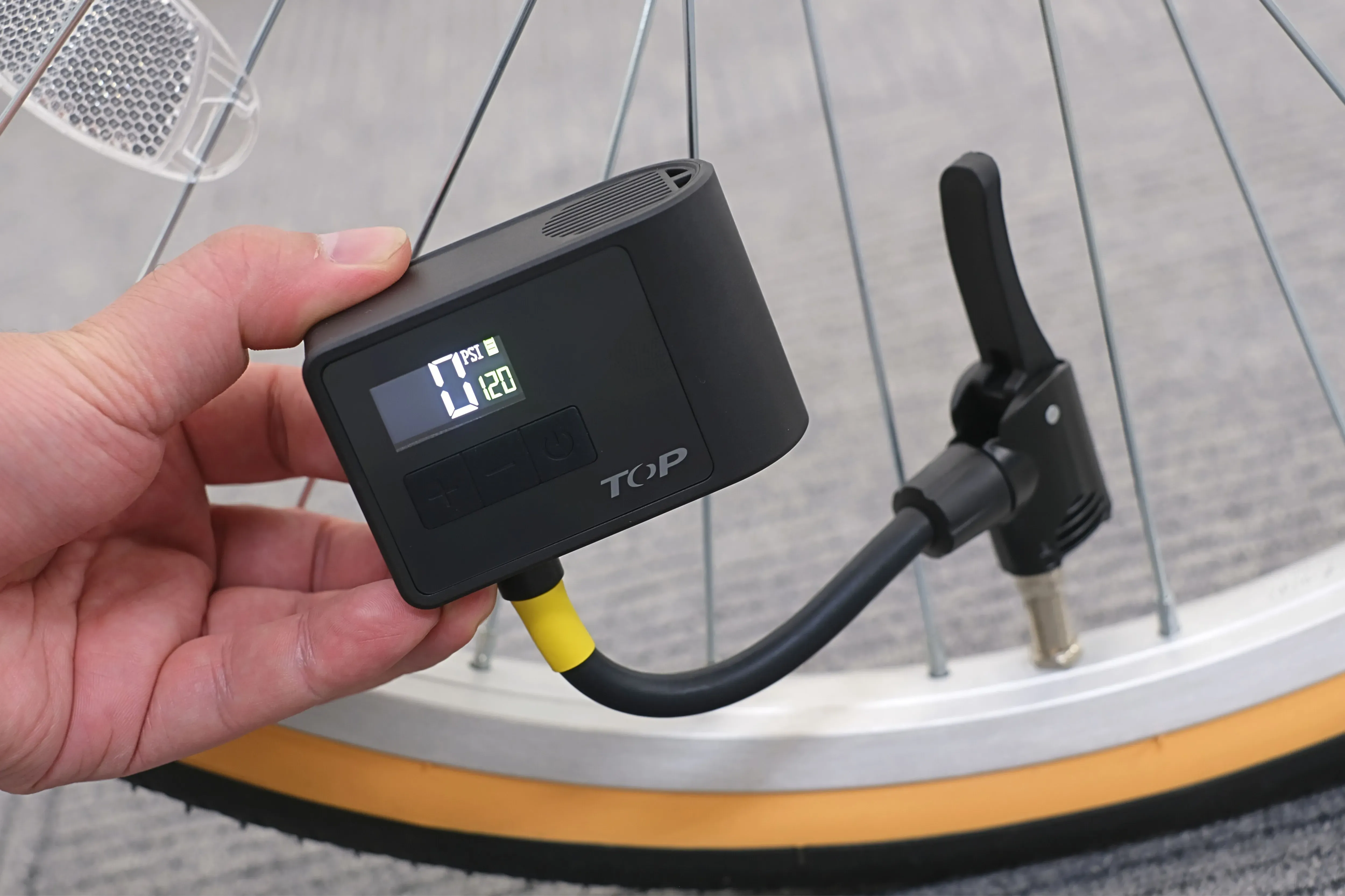 空気入れがぐっと楽になる「電動ポンプ」